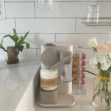 디카페인 라떼 만들었어요!!
디카페인캡슐이 없었으면 커피 줄이기가 어려웠을것 같아요