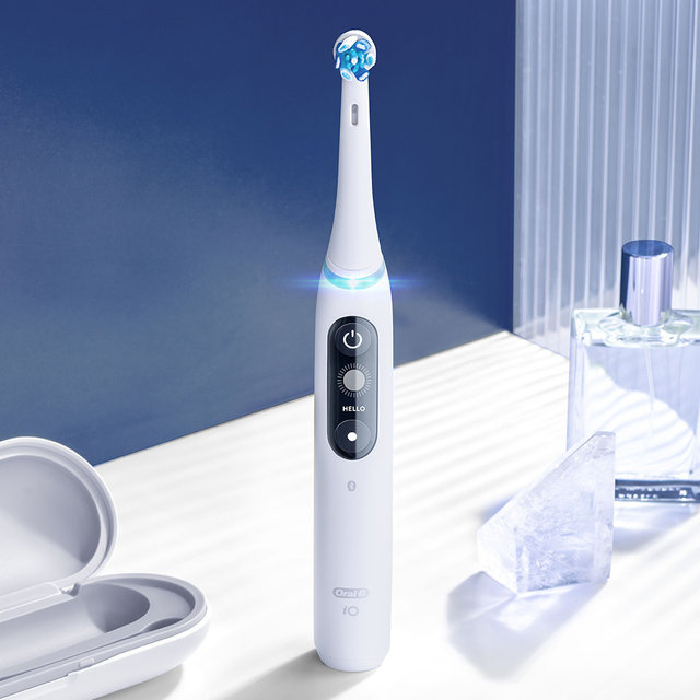 [Oral-B] 오랄비 전동칫솔 iO8 화이트 알라바스터 (+락앤락 캠핑용 쿨러백) [IO8W][SQ38]