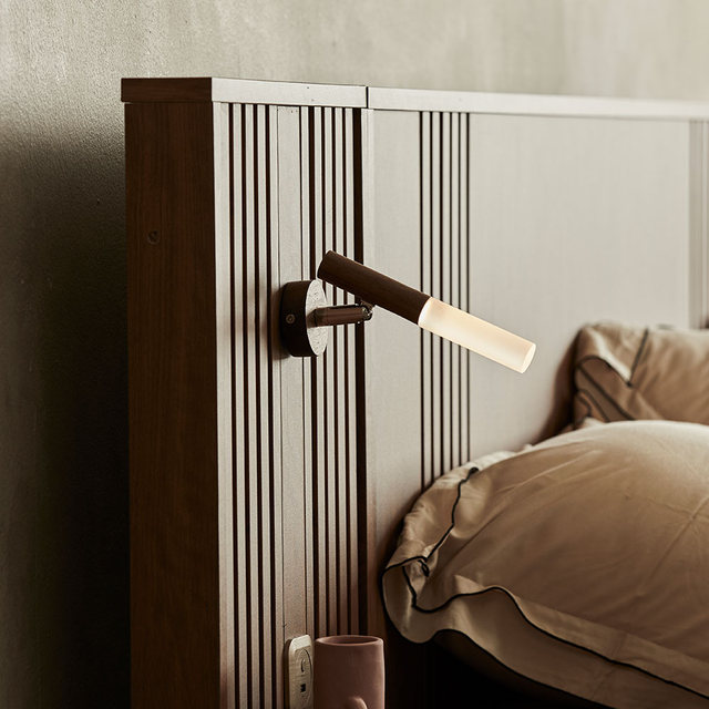 [비밀특가] 로시 템바보드 원목 LED조명 침대협탁