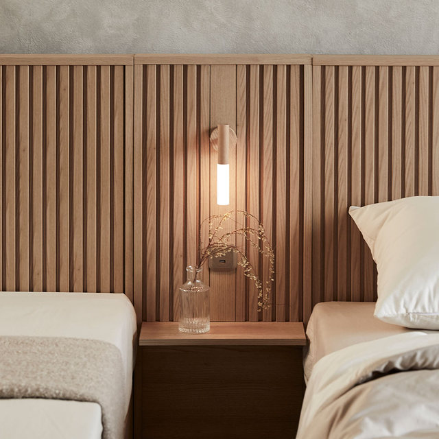 [비밀특가] 로시 템바보드 원목 LED조명 침대협탁