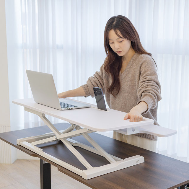 [비밀특가] 스탠딩 모션데스크 높이조절 책상 스탠워크 수동 거치형 950