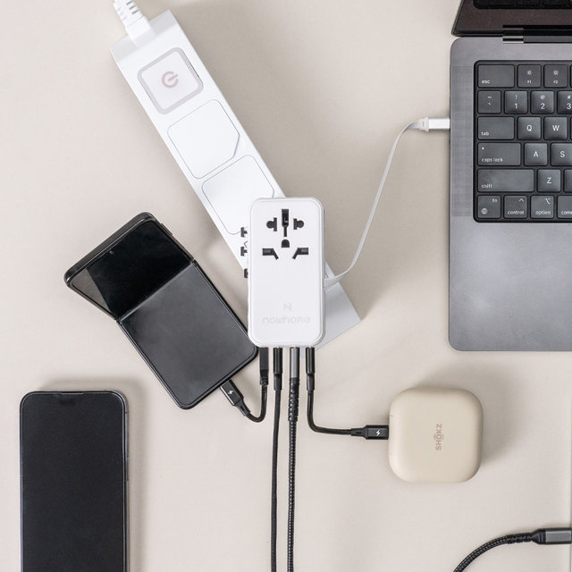 여행용 멀티어댑터 GaN PPS USB 5포트 GAN PD 65W 파우치 증정