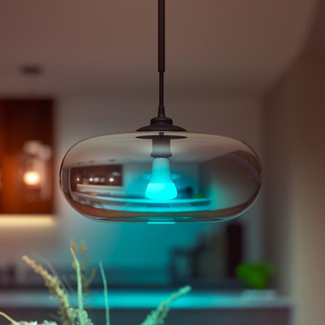 [국내정품]필립스 휴 화이트&컬러 엠비언스 1600 루멘 13W 스마트 전구