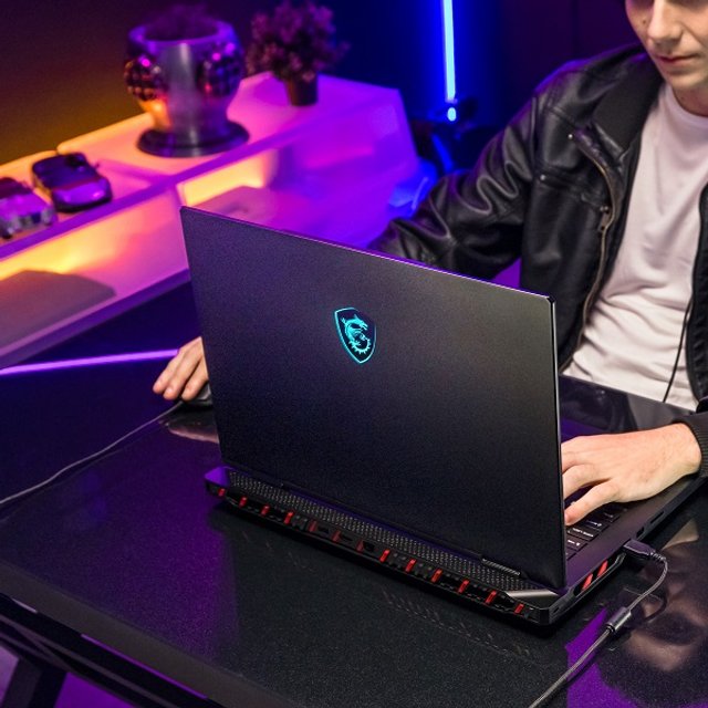 MSI 레이더 A18 HX A9WIG-R9 UHD+ Mini LED WIN11